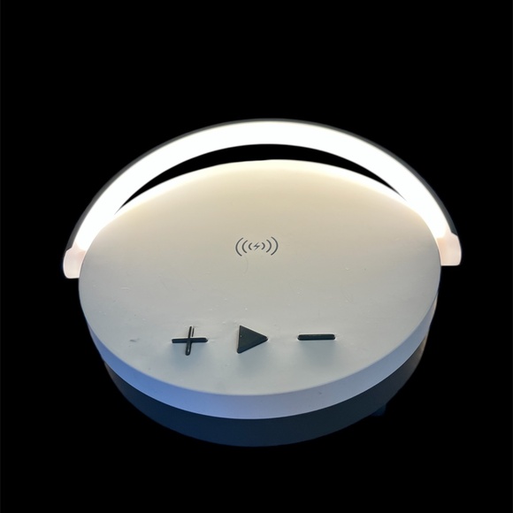 3 Purpose Phone Charger/Bluetooth Speaker/Nightlight - Picture 10 of 11